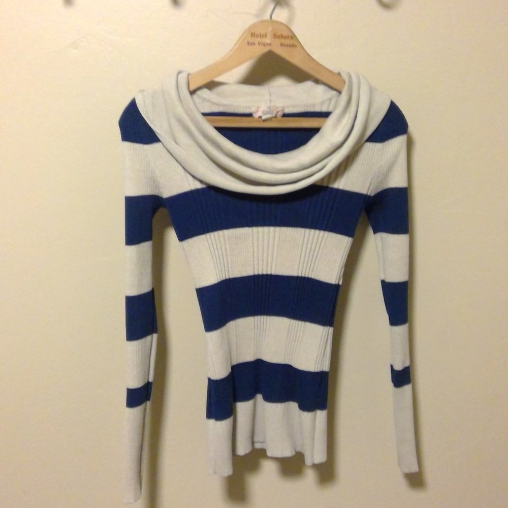 Pink Republic white and blue sweater top
